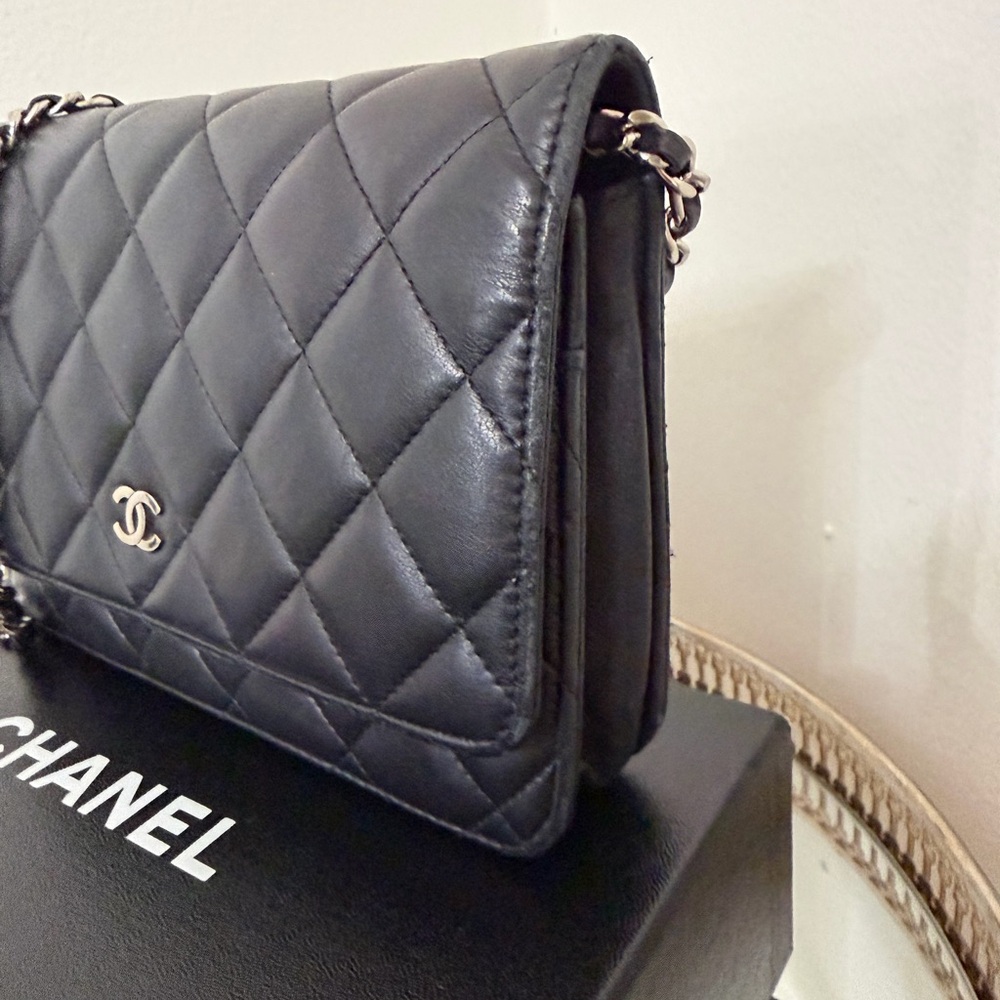 CHANEL LAMBSKIN WALLET ON CHAIN - Picture 6 of 16